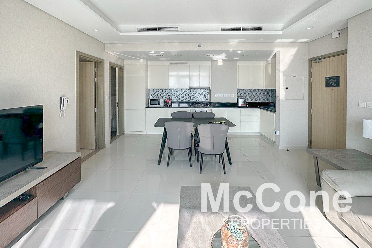 1 Bedroom Apartment for Sale in Paramount Tower Hotel & Residences, Business Bay — photo 2 of 11