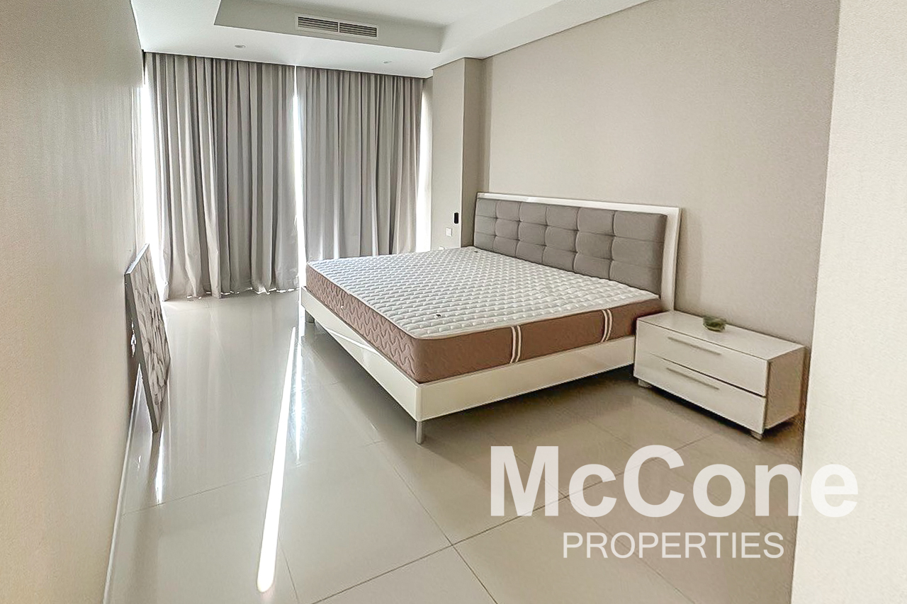1 Bedroom Apartment for Sale in Paramount Tower Hotel & Residences, Business Bay — photo 3 of 11
