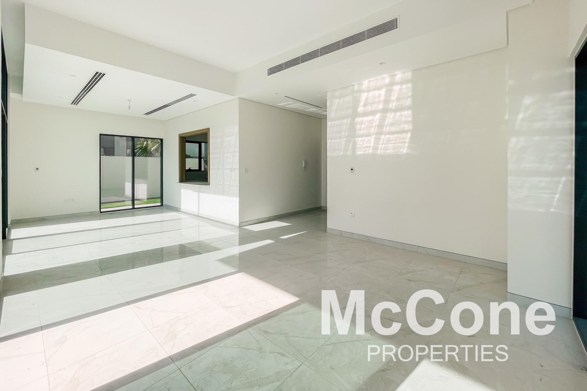 4 Bedroom Villa for Sale in Murooj Al Furjan East, Al Furjan — photo 2 of 21
