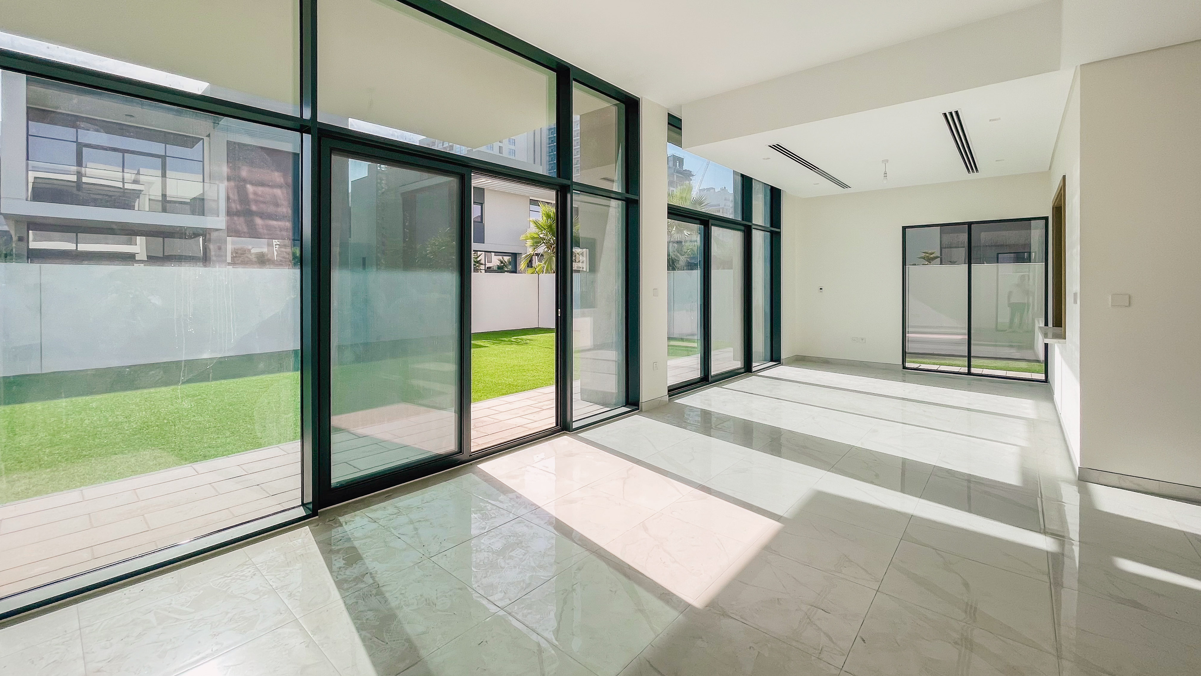 4 Bedroom Villa for Sale in Murooj Al Furjan, Al Furjan — photo 2 of 20