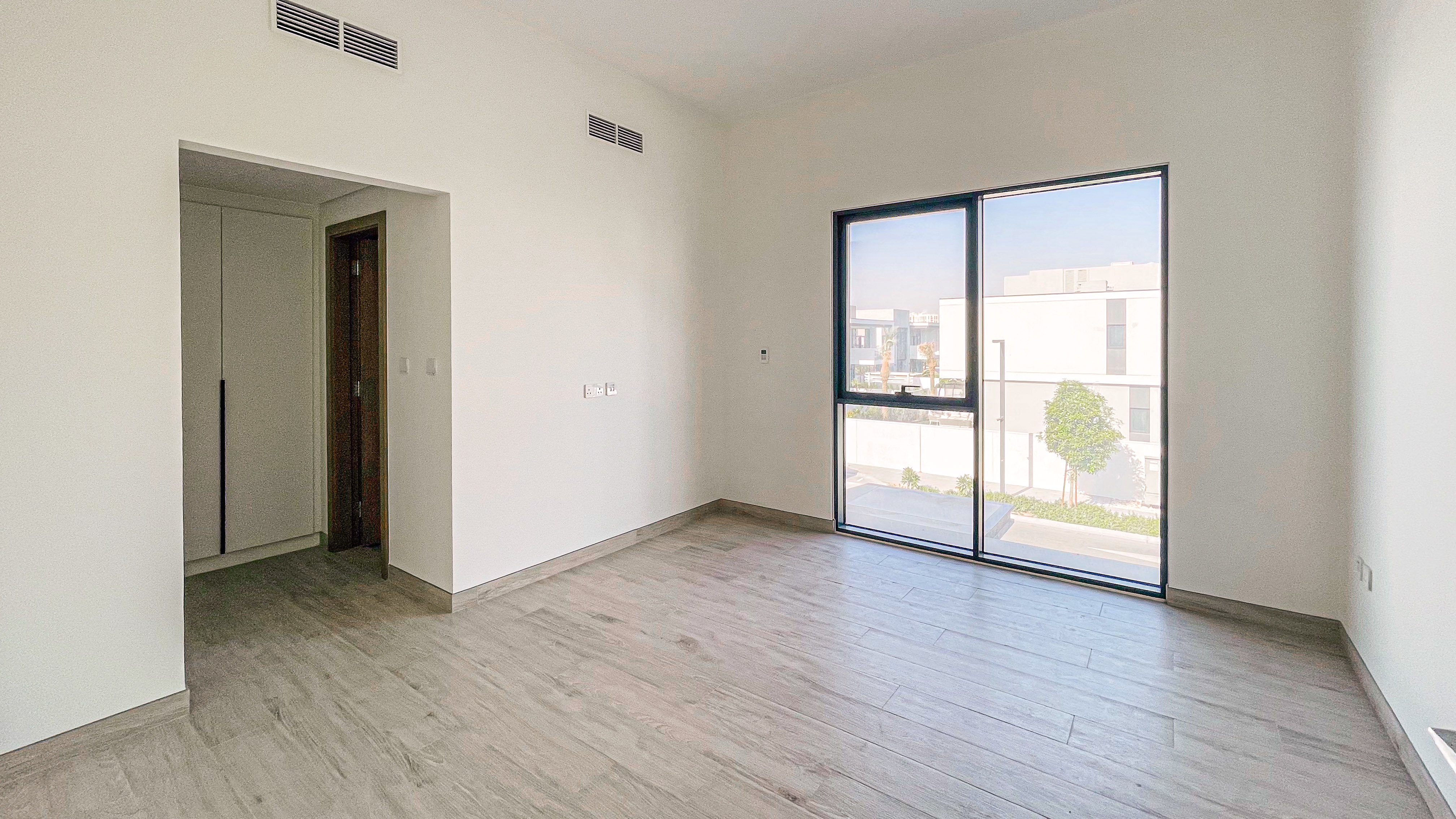 4 Bedroom Villa for Sale in Murooj Al Furjan, Al Furjan — photo 7 of 20