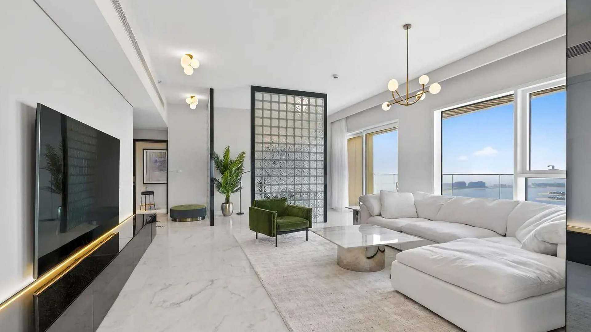4 Bedroom Apartment for Sale in Grand Bleu Tower 2, Dubai Harbour — photo 4 of 27