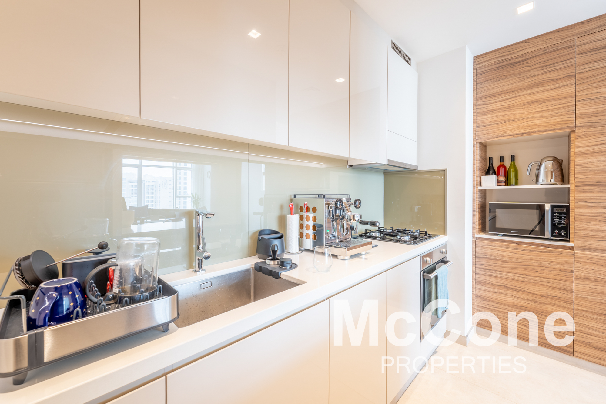 2 Bedroom Apartment for Sale in Banyan Tree Residences Hillside Dubai, Jumeirah Lake Towers — photo 3 of 14