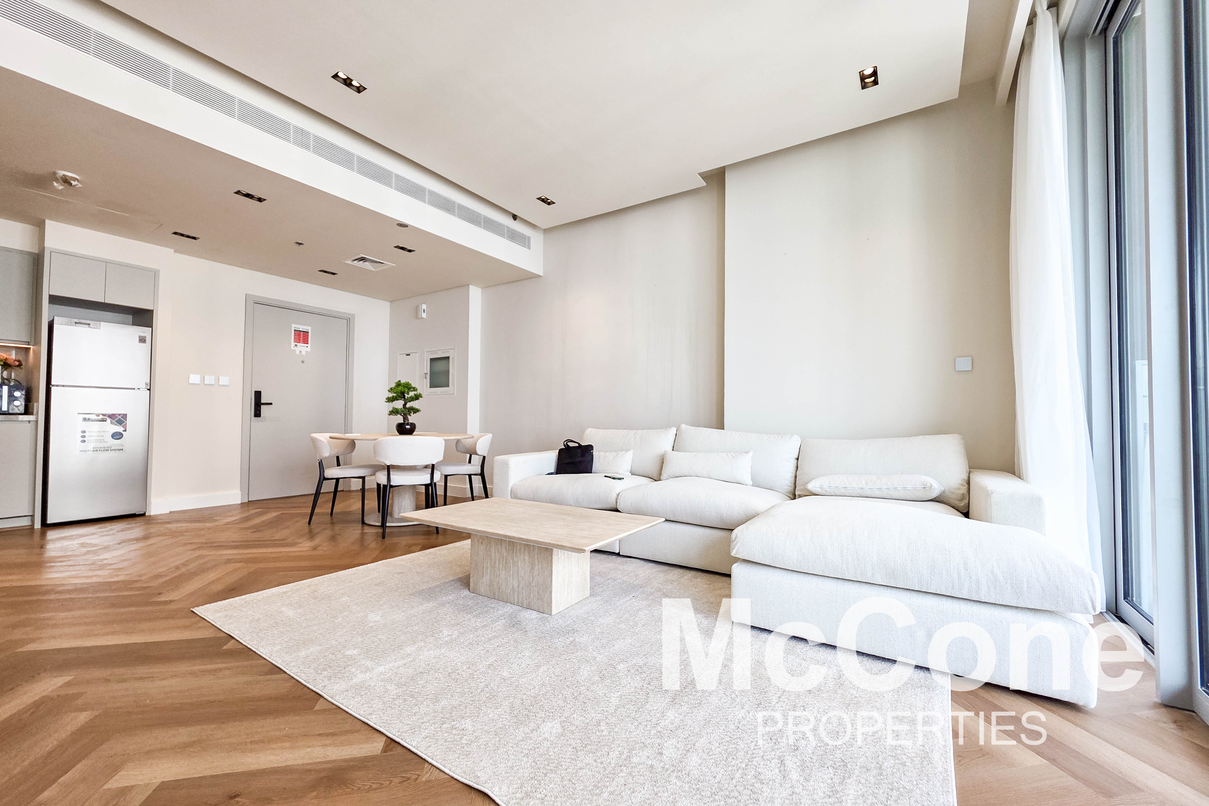 1 Bedroom Apartment for Sale in Beach Isle Tower 1, Dubai Harbour — photo 3 of 13