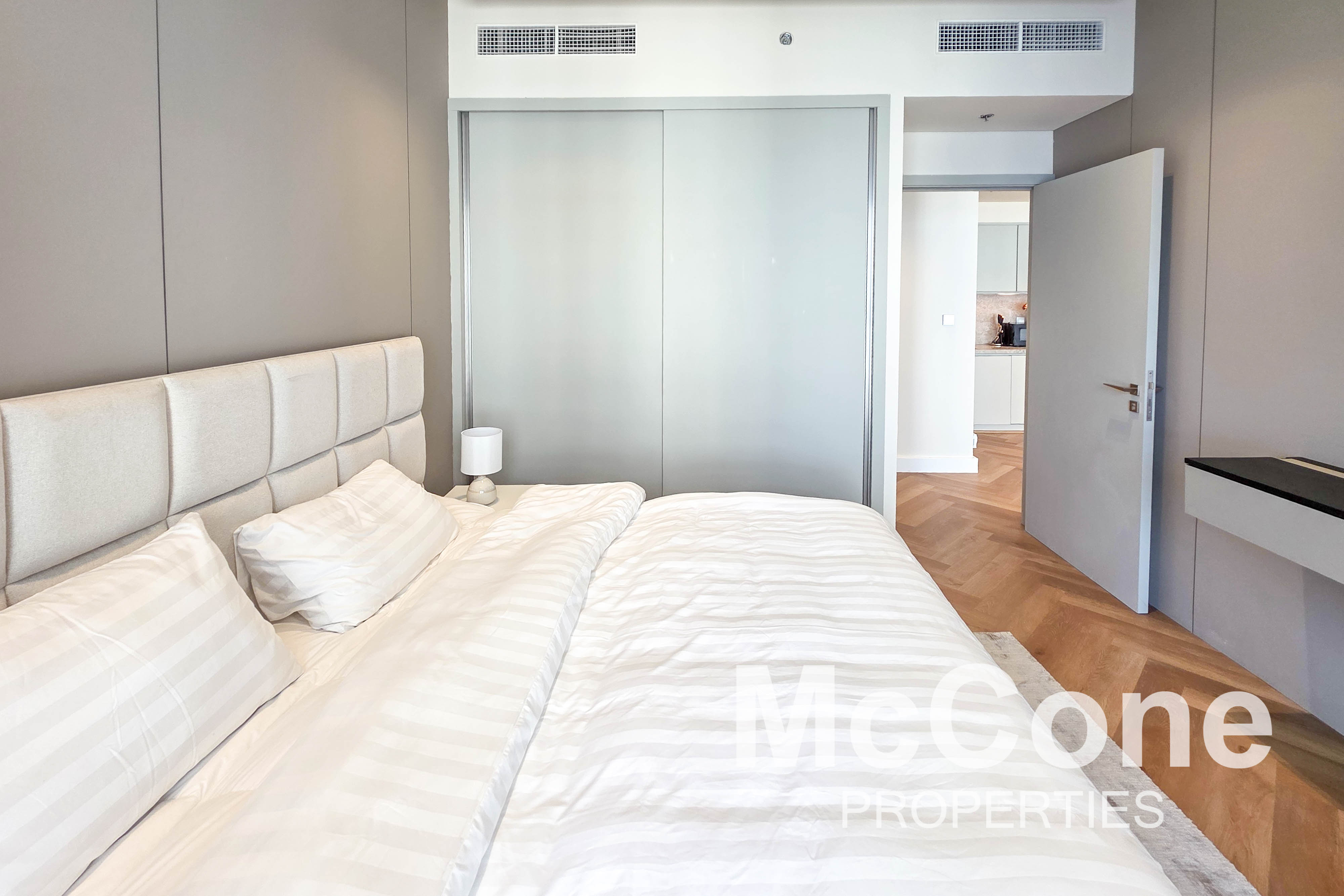 1 Bedroom Apartment for Sale in Beach Isle Tower 1, Dubai Harbour — photograph 11 of 13