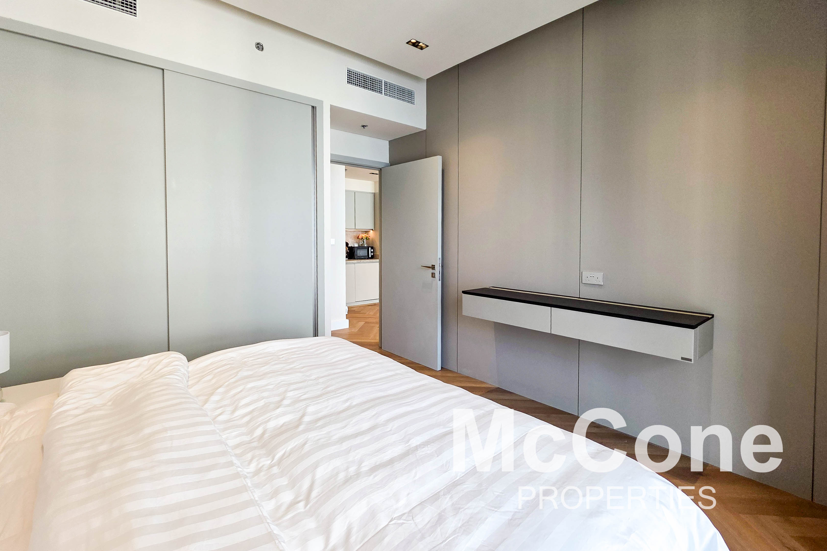 1 Bedroom Apartment for Sale in Beach Isle Tower 1, Dubai Harbour — photograph 10 of 13