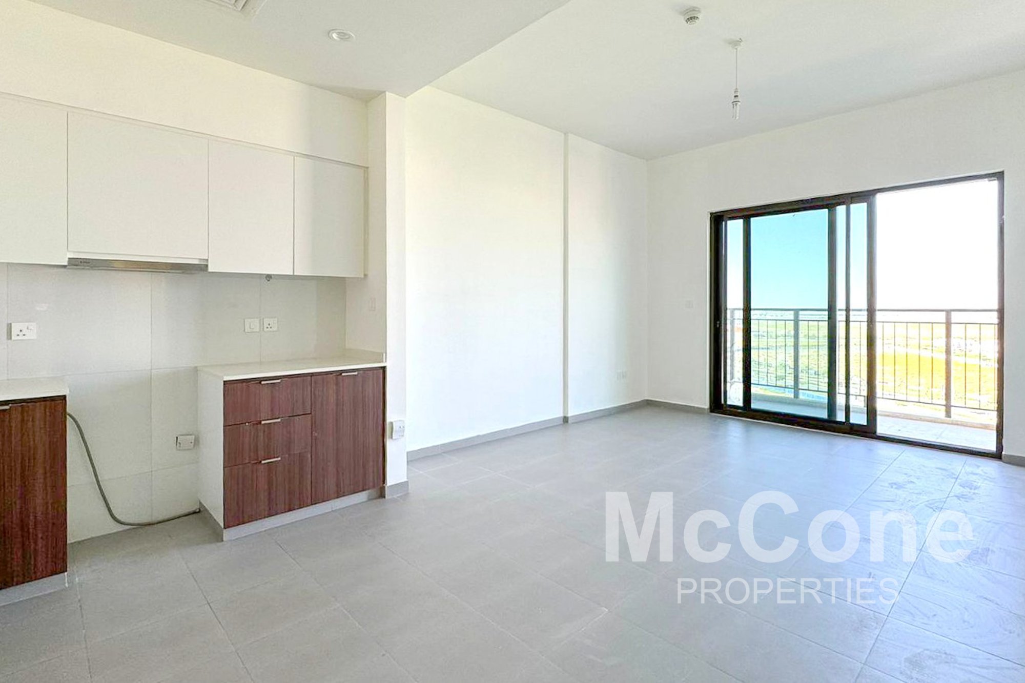 1 Bedroom Apartment for Sale in Golf Views A, Dubai South (Dubai World Central) — photo 4 of 17