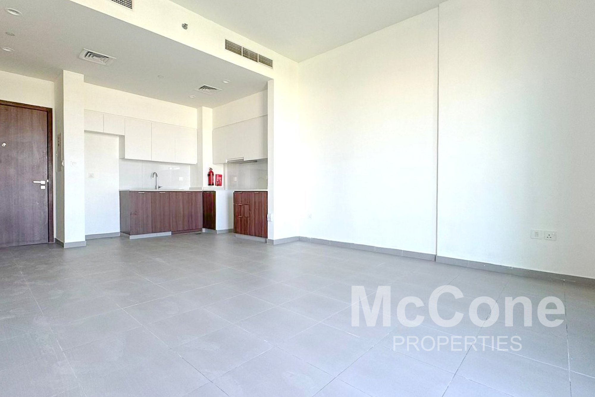 1 Bedroom Apartment for Sale in Golf Views A, Dubai South (Dubai World Central) — photo 5 of 17