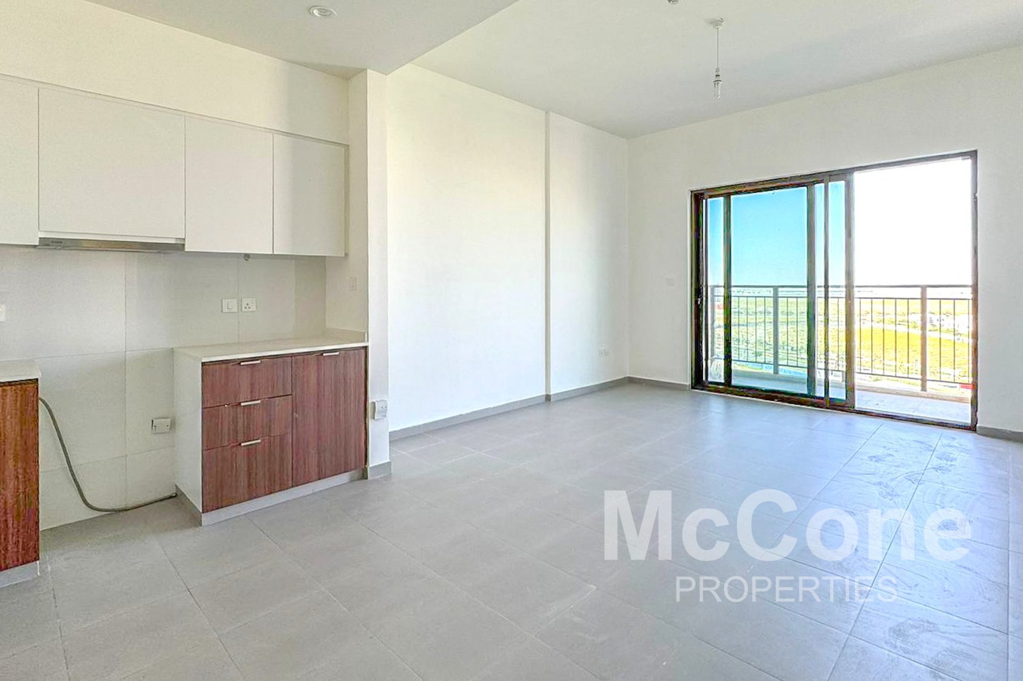1 Bedroom Apartment for Sale in Golf Views A, Dubai South (Dubai World Central) — photo 7 of 17