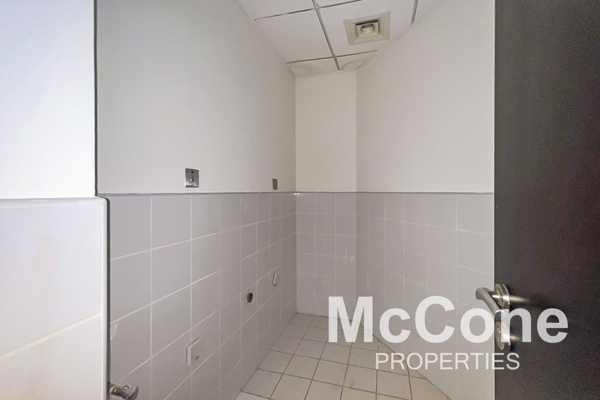 2 Bedroom Apartment for Sale in Sky Gardens, DIFC — photo 8 of 11