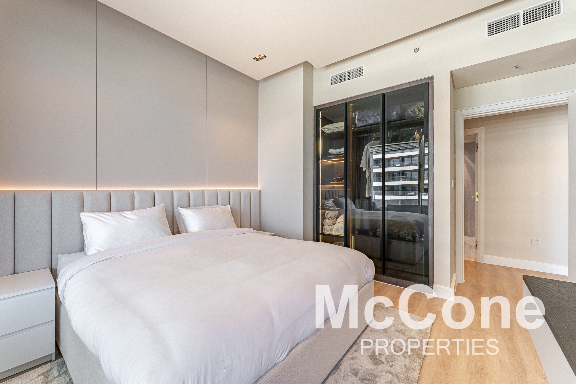 2 Bedroom Apartment for Sale in Grand Bleu Tower 2, Dubai Harbour — photo 7 of 18