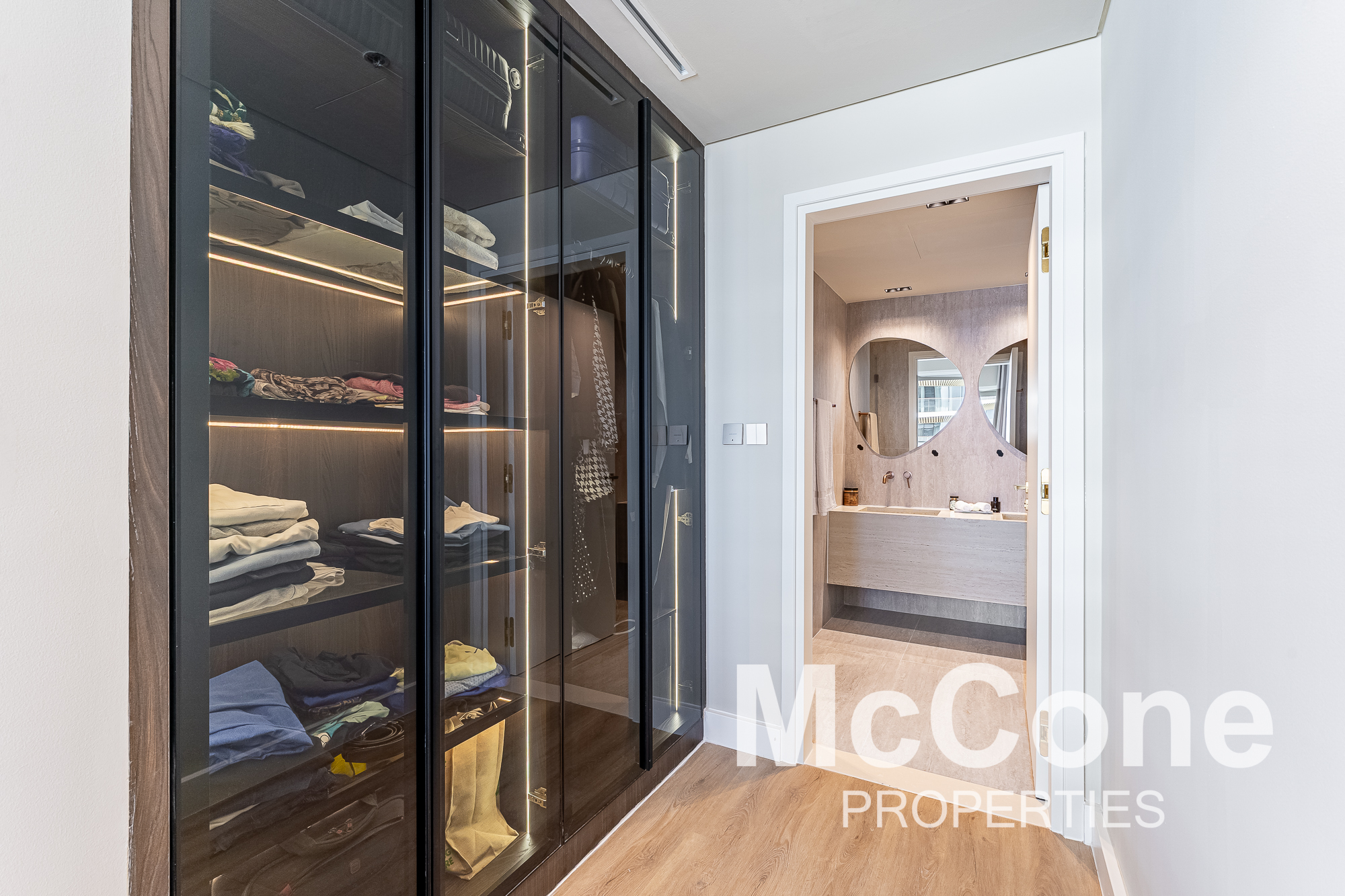 2 Bedroom Apartment for Sale in Grand Bleu Tower 2, Dubai Harbour — photograph 10 of 18