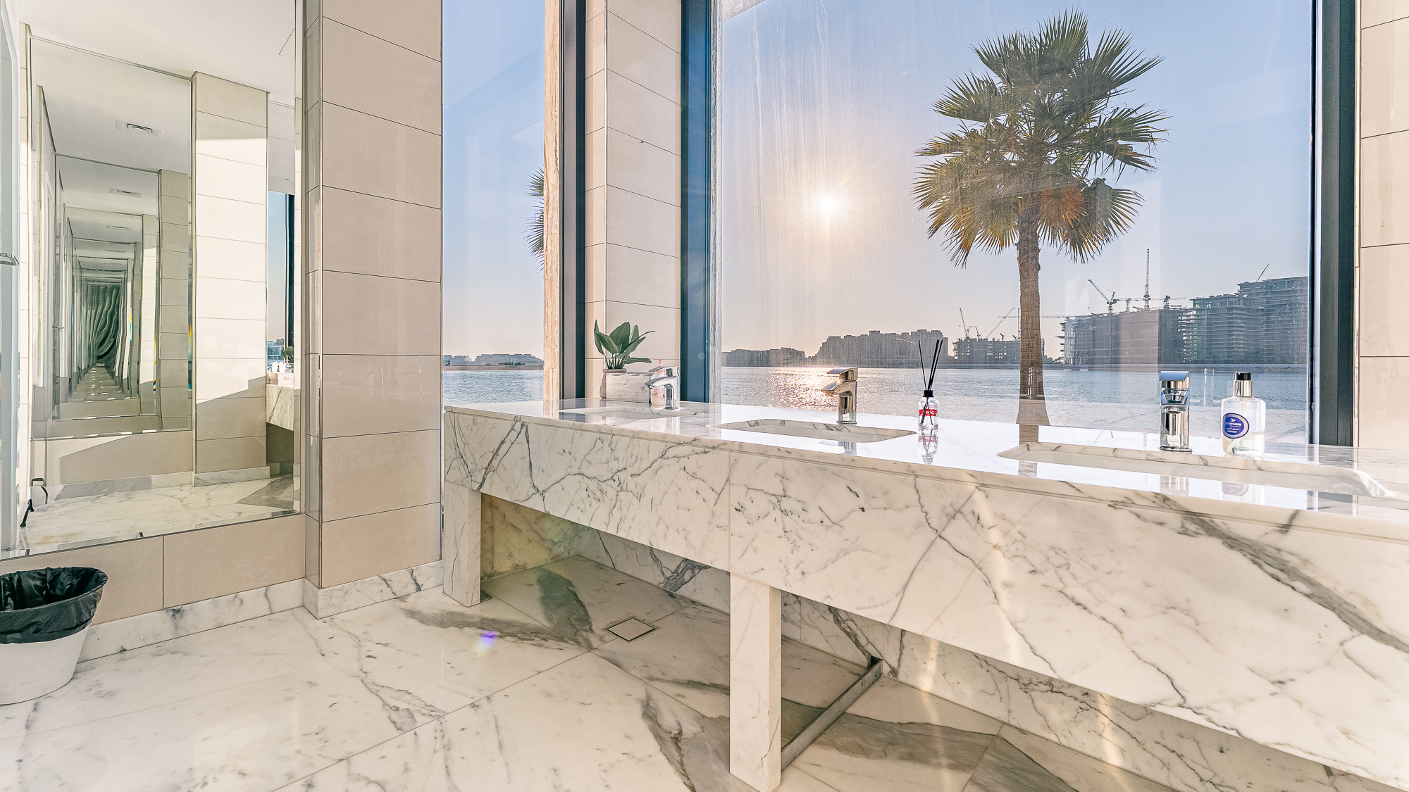 6 Bedroom Villa for Sale in Signature Villas Frond I, Palm Jumeirah — photograph 14 of 51