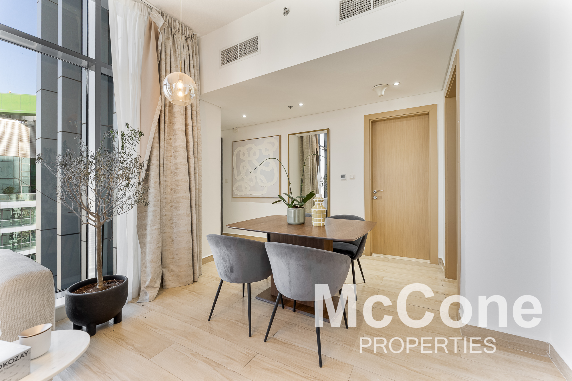 1 Bedroom Apartment for Sale in Regina Tower, Jumeirah Village Circle — photo 4 of 13