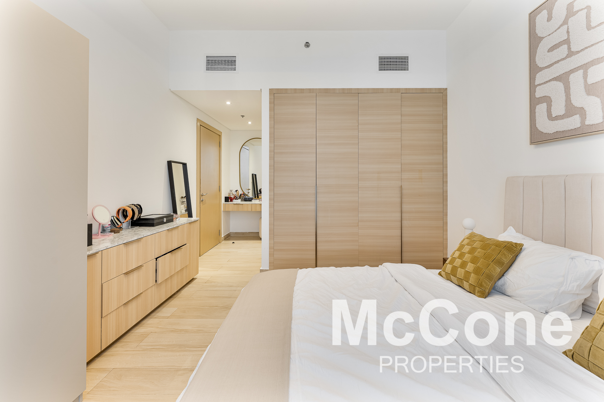 1 Bedroom Apartment for Sale in Regina Tower, Jumeirah Village Circle — photo 8 of 13