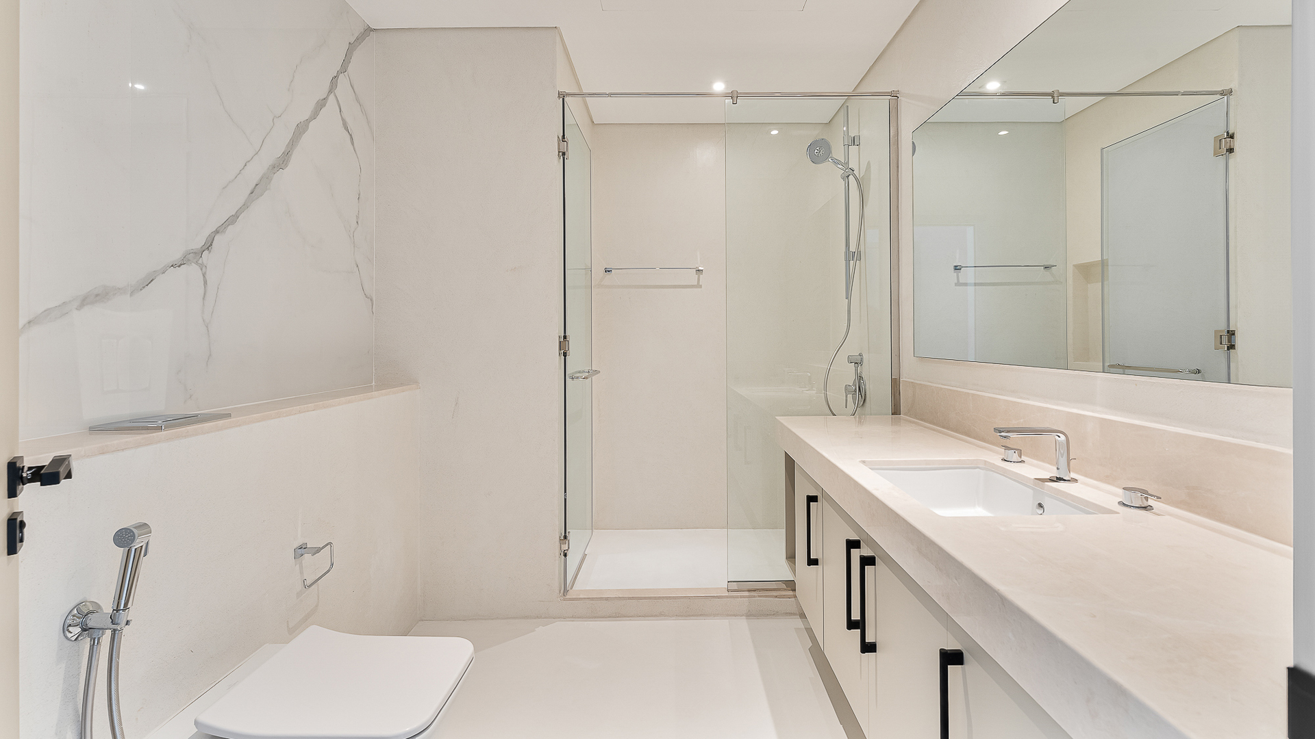 4 Bedroom Apartment for Sale in 5242 Tower 1, Dubai Marina — photograph 16 of 17