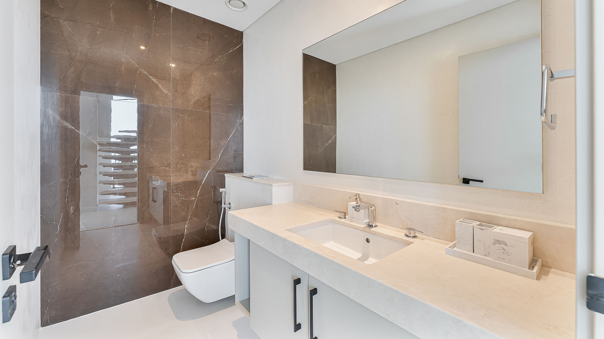 4 Bedroom Apartment for Sale in 5242 Tower 1, Dubai Marina — photograph 17 of 17