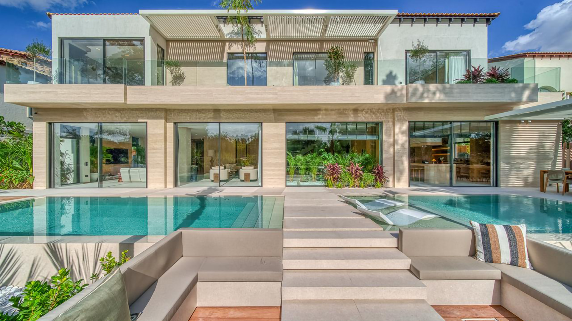 6 Bedroom Villa for Sale in Olive Point, Jumeirah Golf Estates — photo 2 of 67