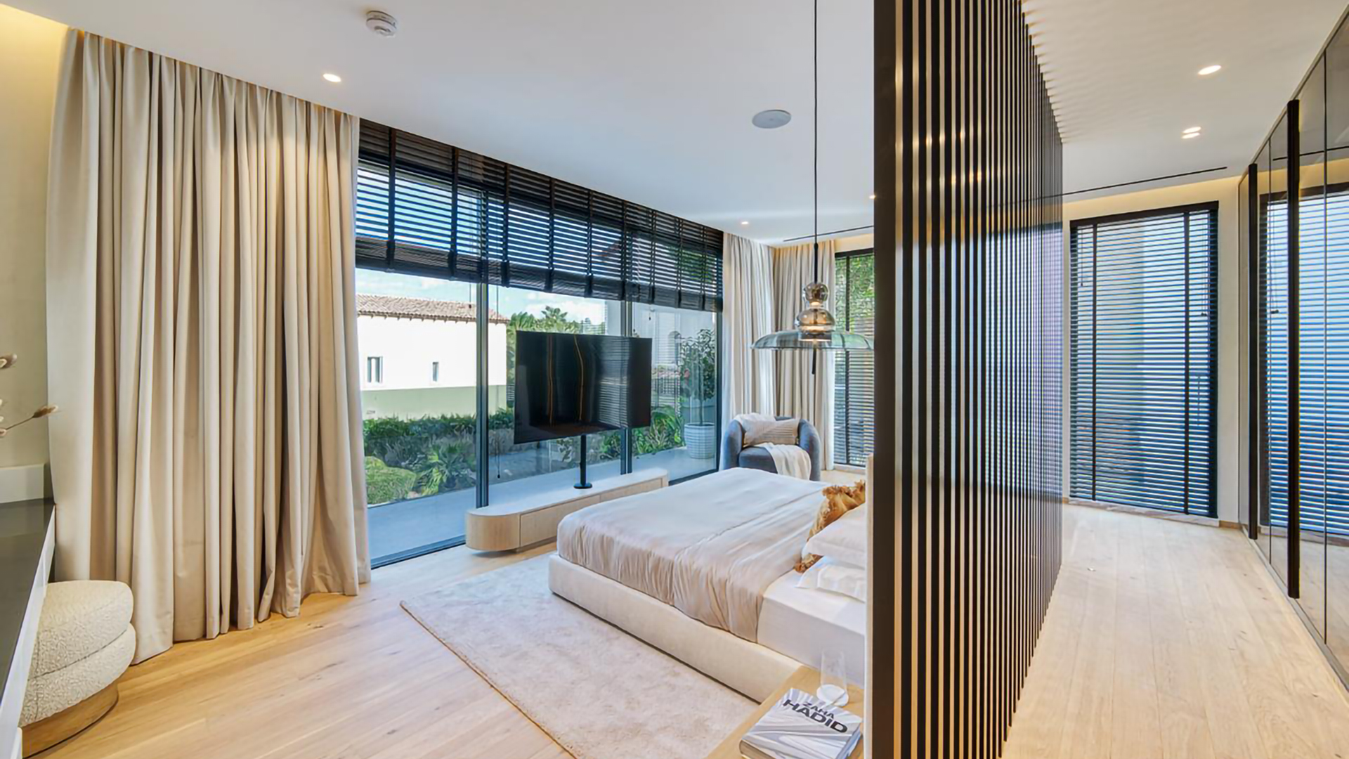 6 Bedroom Villa for Sale in Olive Point, Jumeirah Golf Estates — photograph 23 of 67