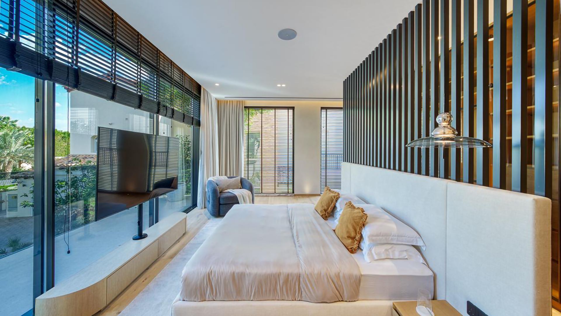6 Bedroom Villa for Sale in Olive Point, Jumeirah Golf Estates — photograph 24 of 67