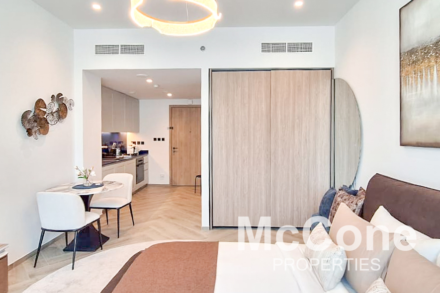 Studio Apartment for Sale in Peninsula Three, Business Bay — photo 3 of 12