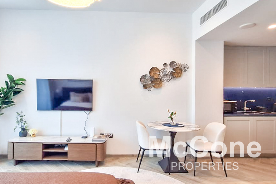 Studio Apartment for Sale in Peninsula Three, Business Bay — photo 4 of 12