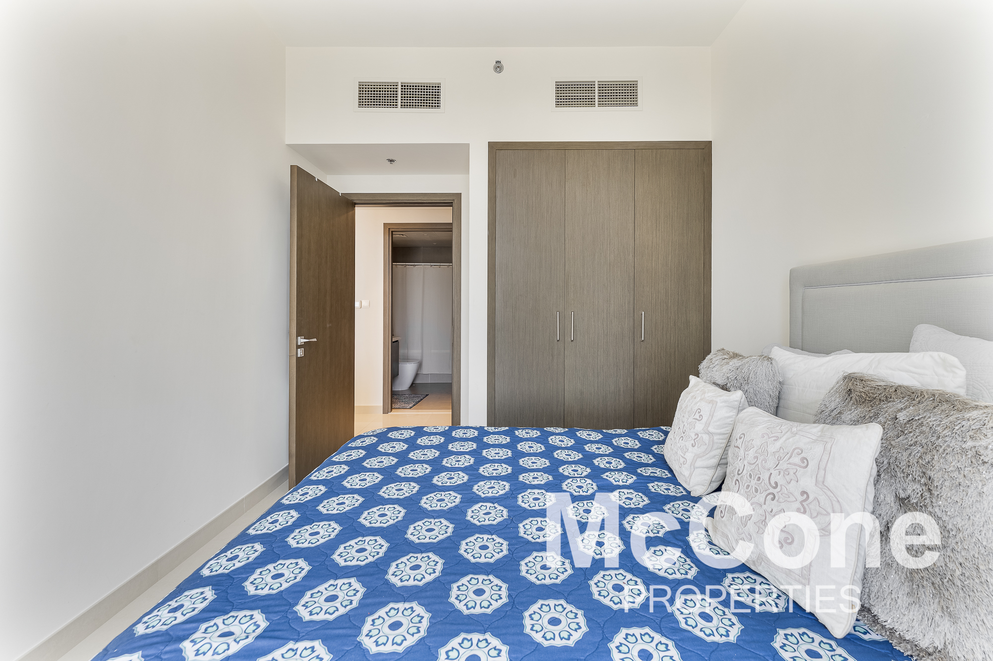 2 Bedroom Apartment for Sale in Harbour Views 1, Dubai Creek Harbour (The Lagoons) — photo 9 of 20