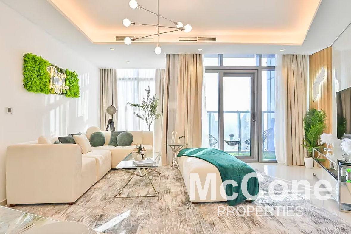 1 Bedroom Apartment for Sale in Paramount Tower Hotel & Residences, Business Bay — photo 2 of 16