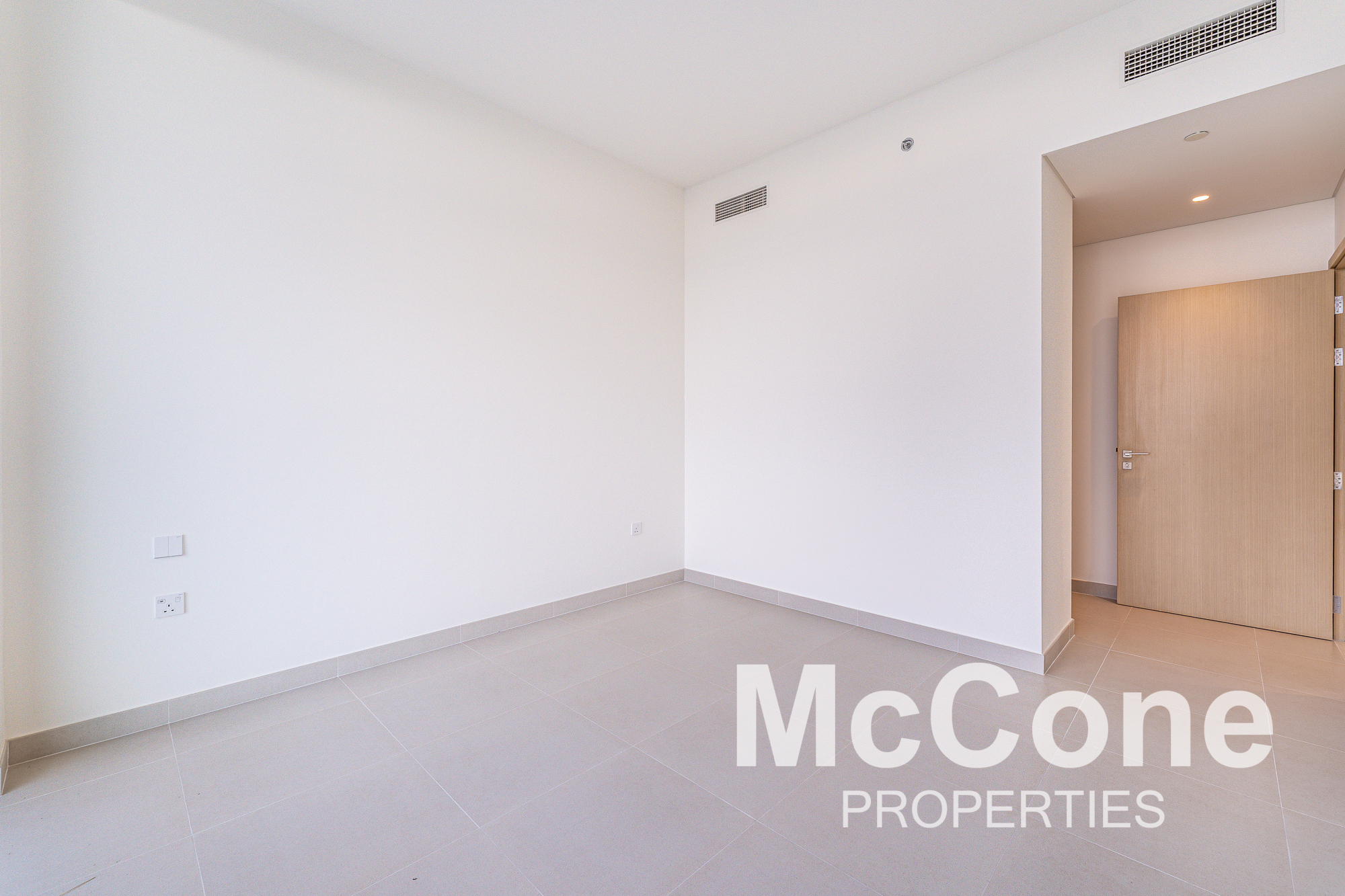 2 Bedroom Apartment for Sale in Golf Grand, Dubai Hills Estate — photo 8 of 17