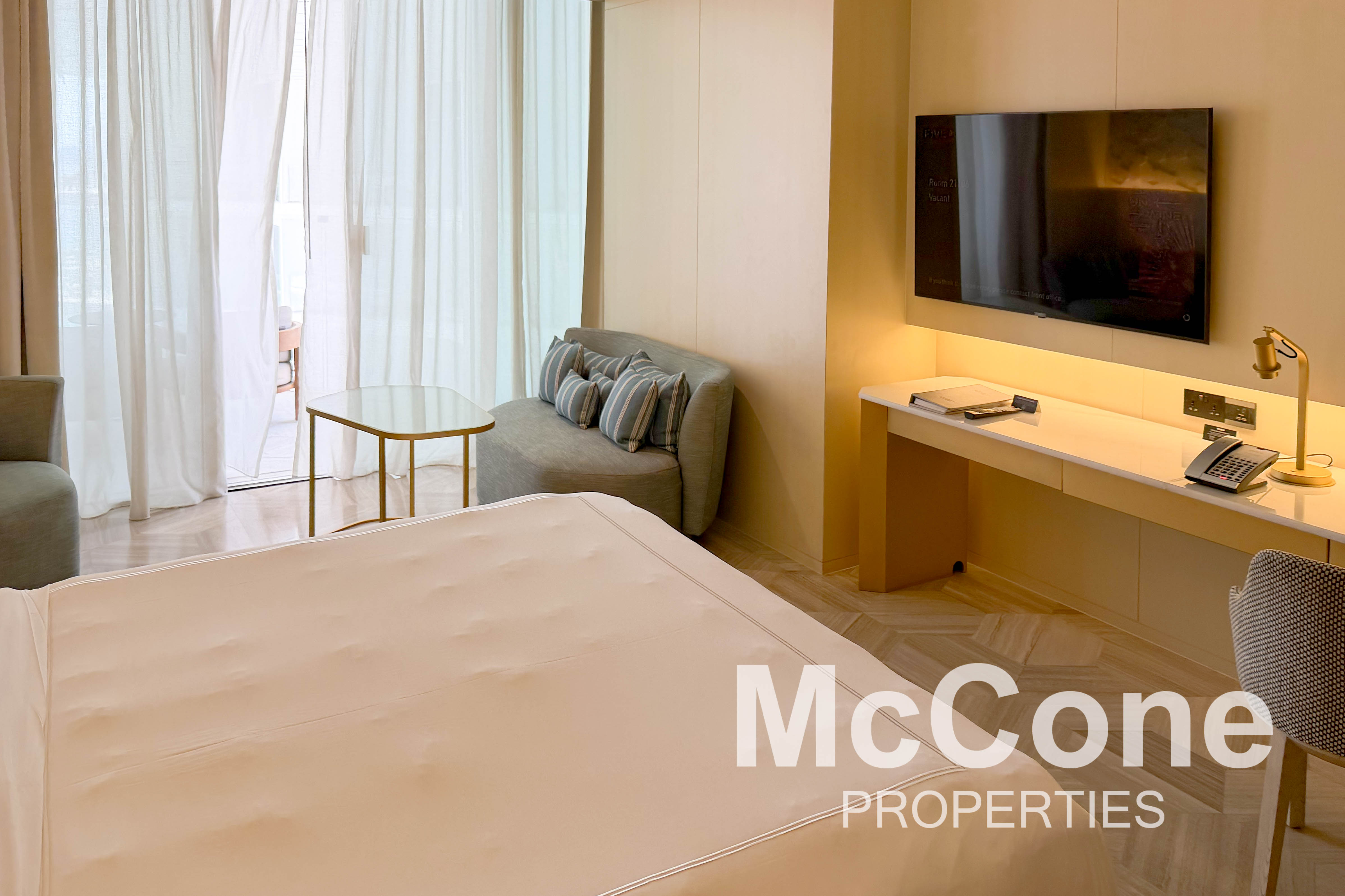 Studio Apartment for Sale in FIVE Palm Jumeirah, Palm Jumeirah — photo 9 of 12