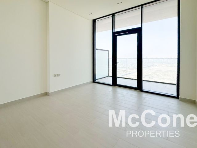 Studio Apartment for Sale in Binghatti Apex, Jumeirah Village Circle