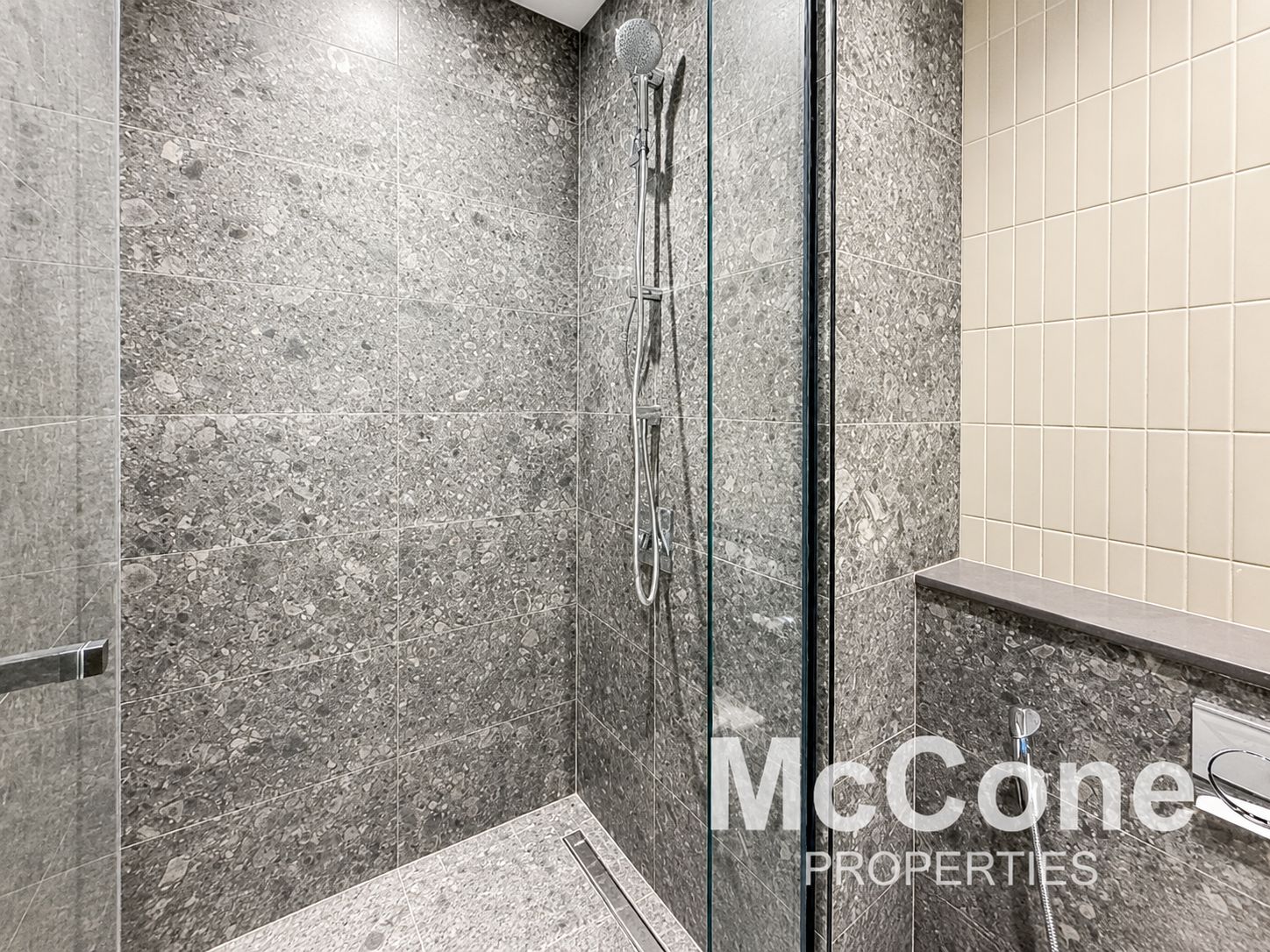 Studio Apartment for Sale in Peninsula Three, Business Bay — photograph 10 of 12