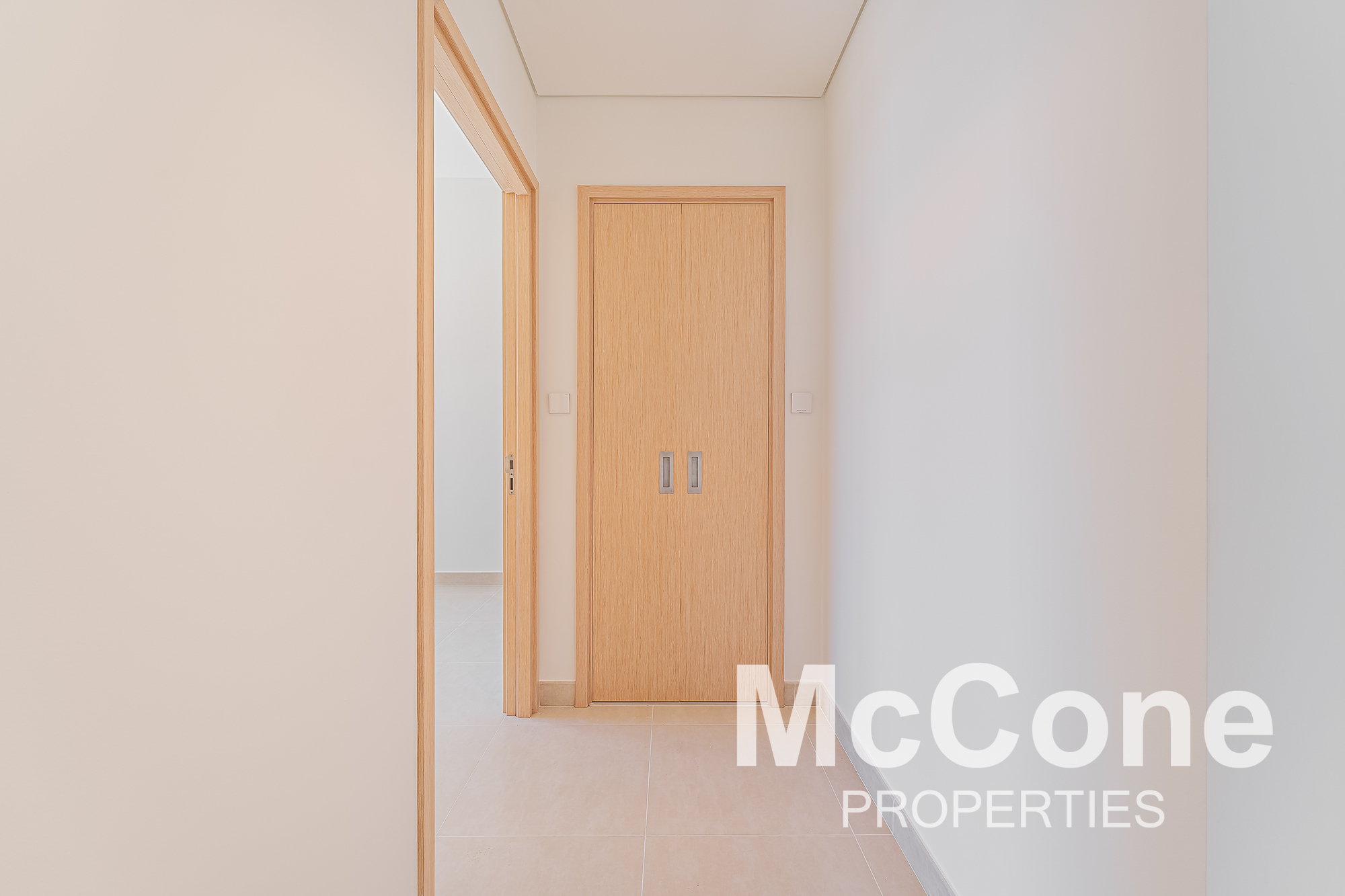 2 Bedroom Apartment for Sale in Seagate Building 3, Mina Rashid — photo 5 of 14