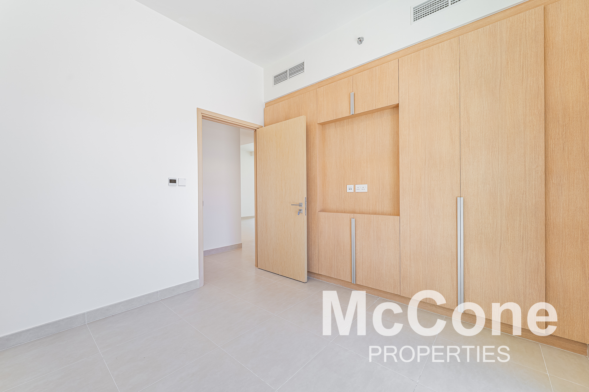 2 Bedroom Apartment for Sale in Seagate Building 3, Mina Rashid — photo 7 of 14