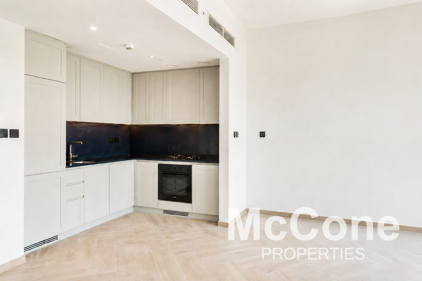 1 Bedroom Apartment for Sale in Peninsula Three, Business Bay — photo 3 of 11