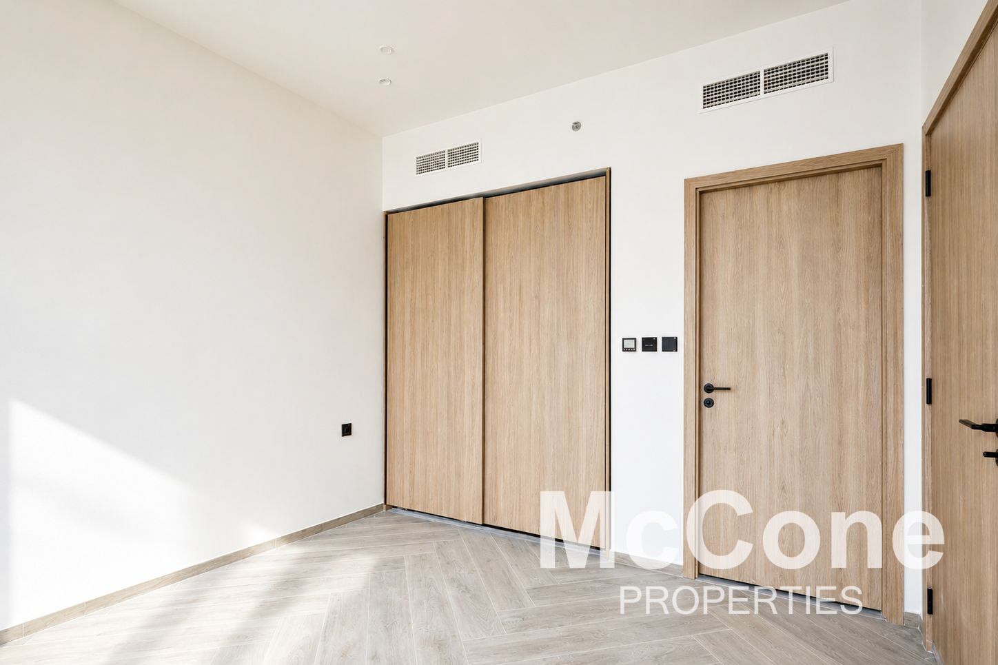 1 Bedroom Apartment for Sale in Peninsula Three, Business Bay — photo 8 of 11