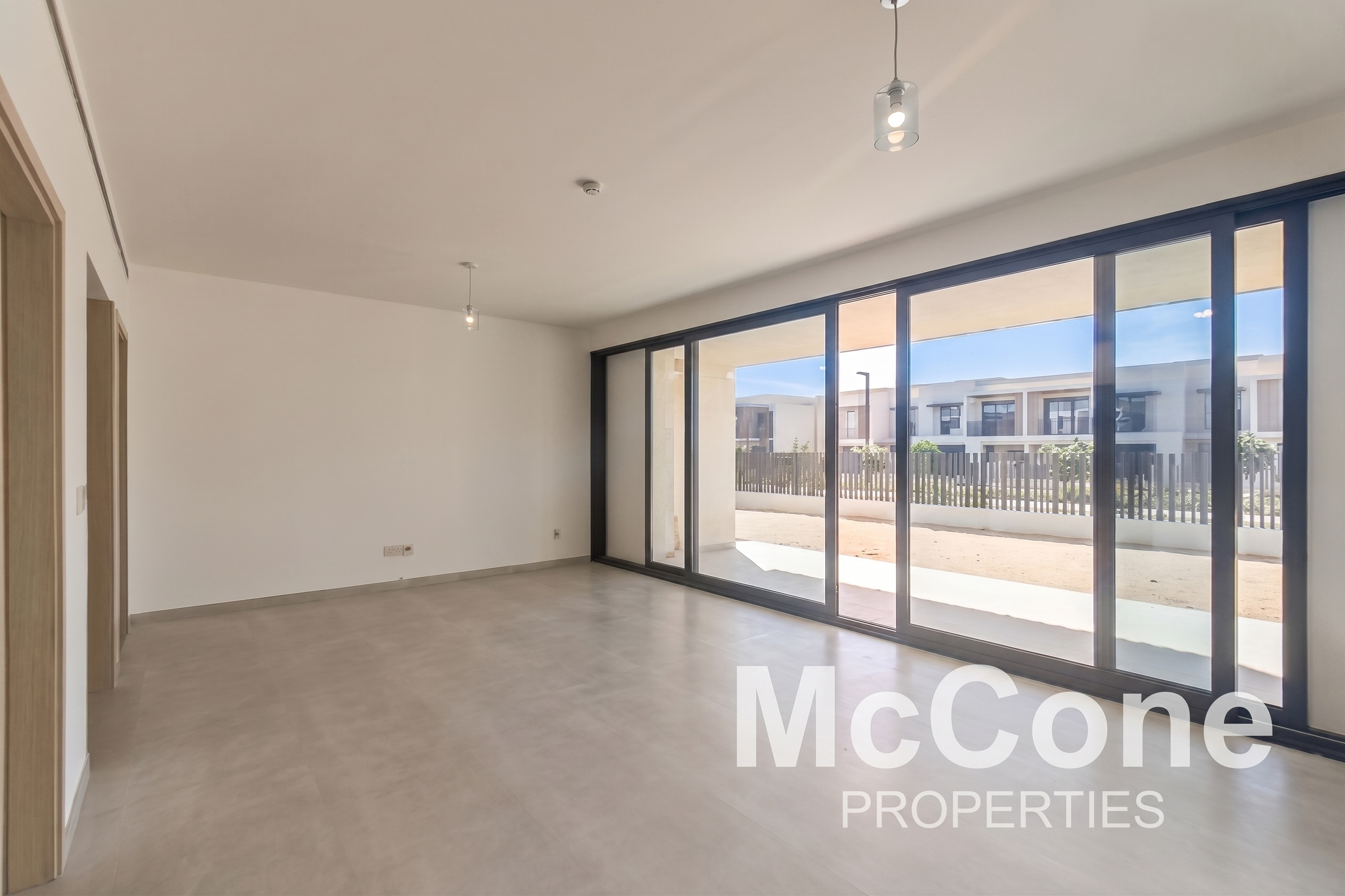 5 Bedroom Villa for Sale in Jebel Ali Village Villas, Jebel Ali — photo 2 of 23