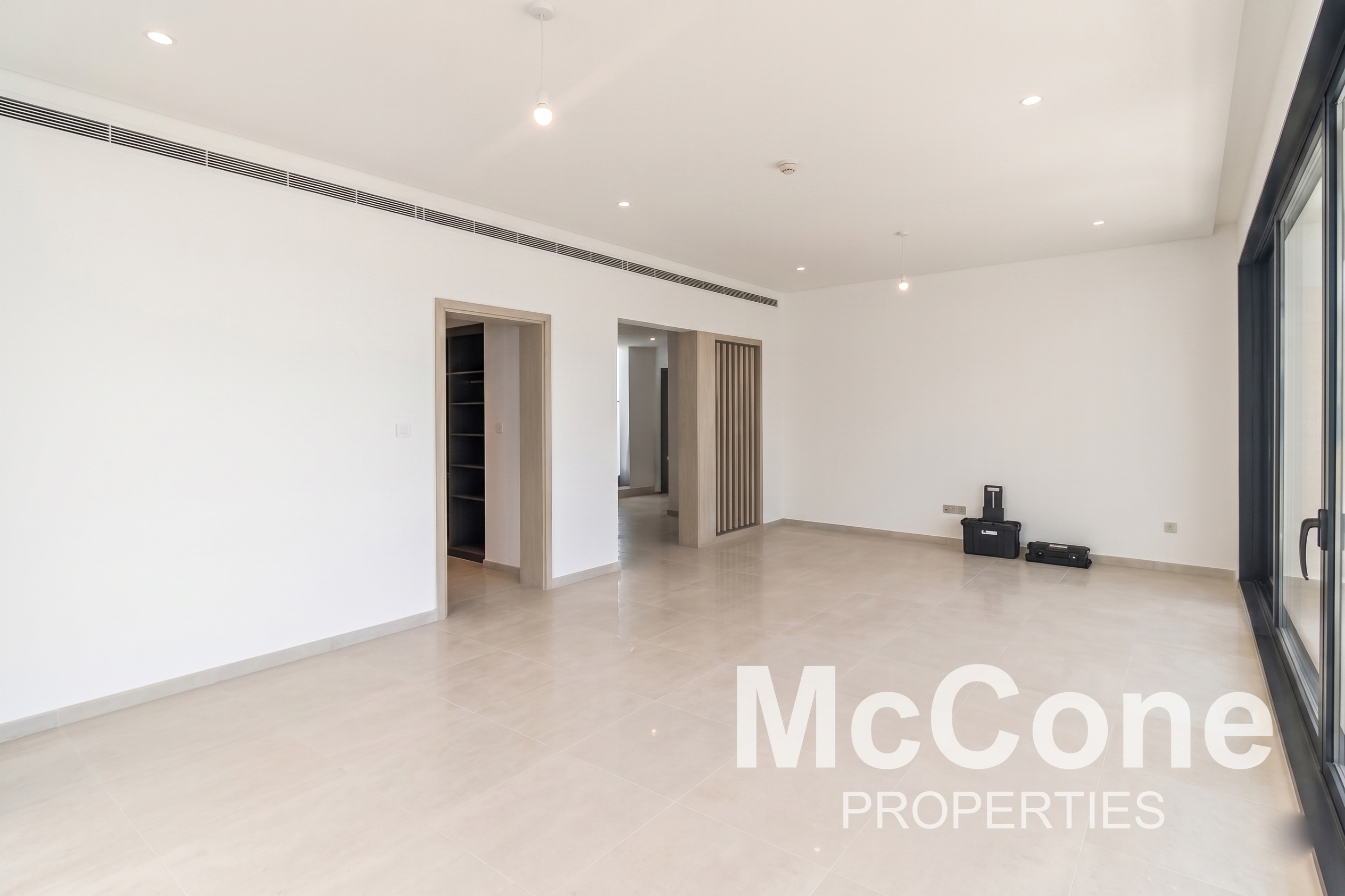 5 Bedroom Villa for Sale in Jebel Ali Village Villas, Jebel Ali — photo 3 of 23