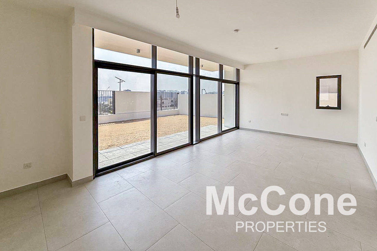 4 Bedroom Villa for Sale in Tilal Al Furjan, Al Furjan — photo 2 of 27