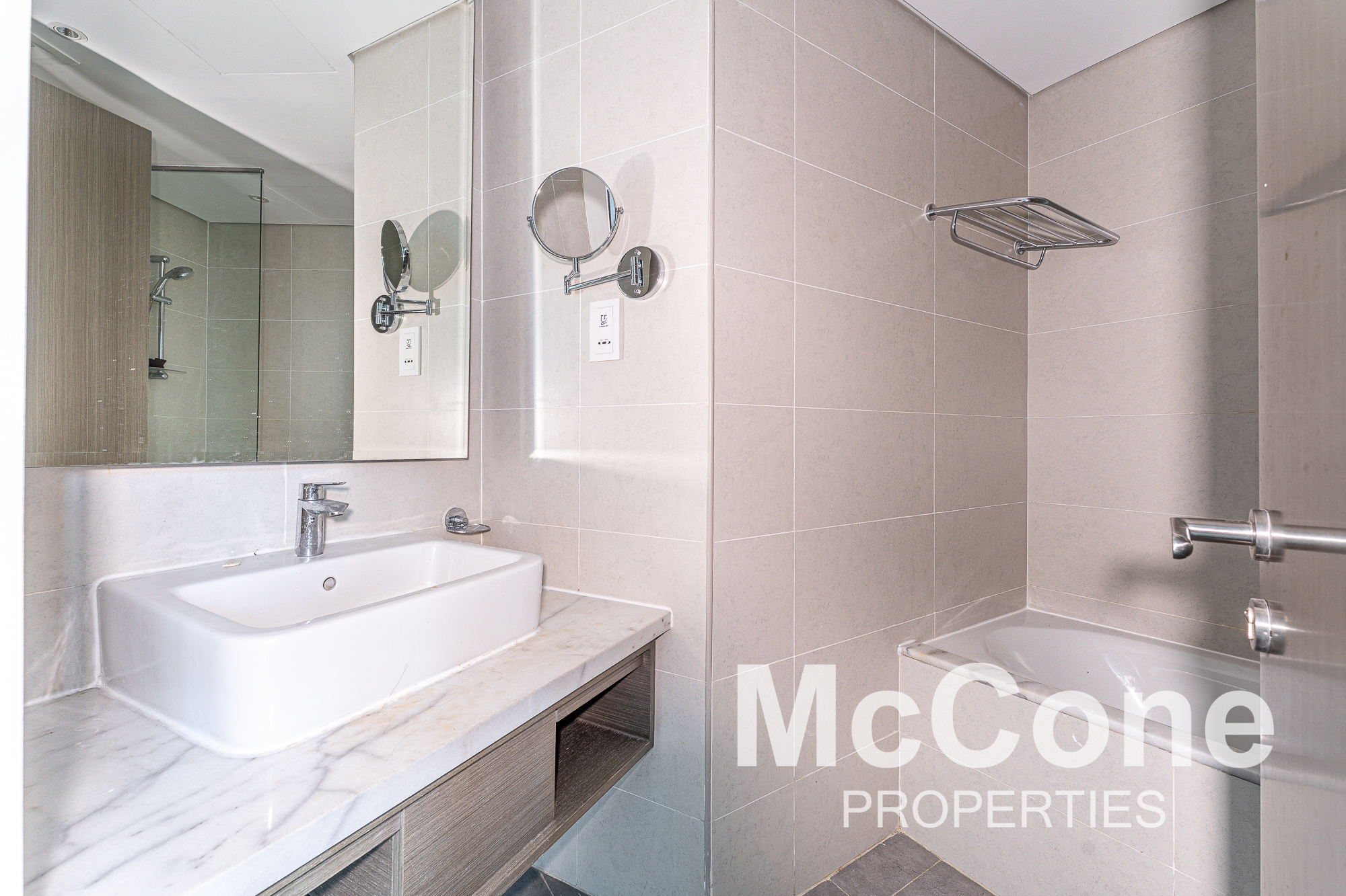 2 Bedroom Apartment for Sale in Damac Maison Prive B, Business Bay — photograph 11 of 18