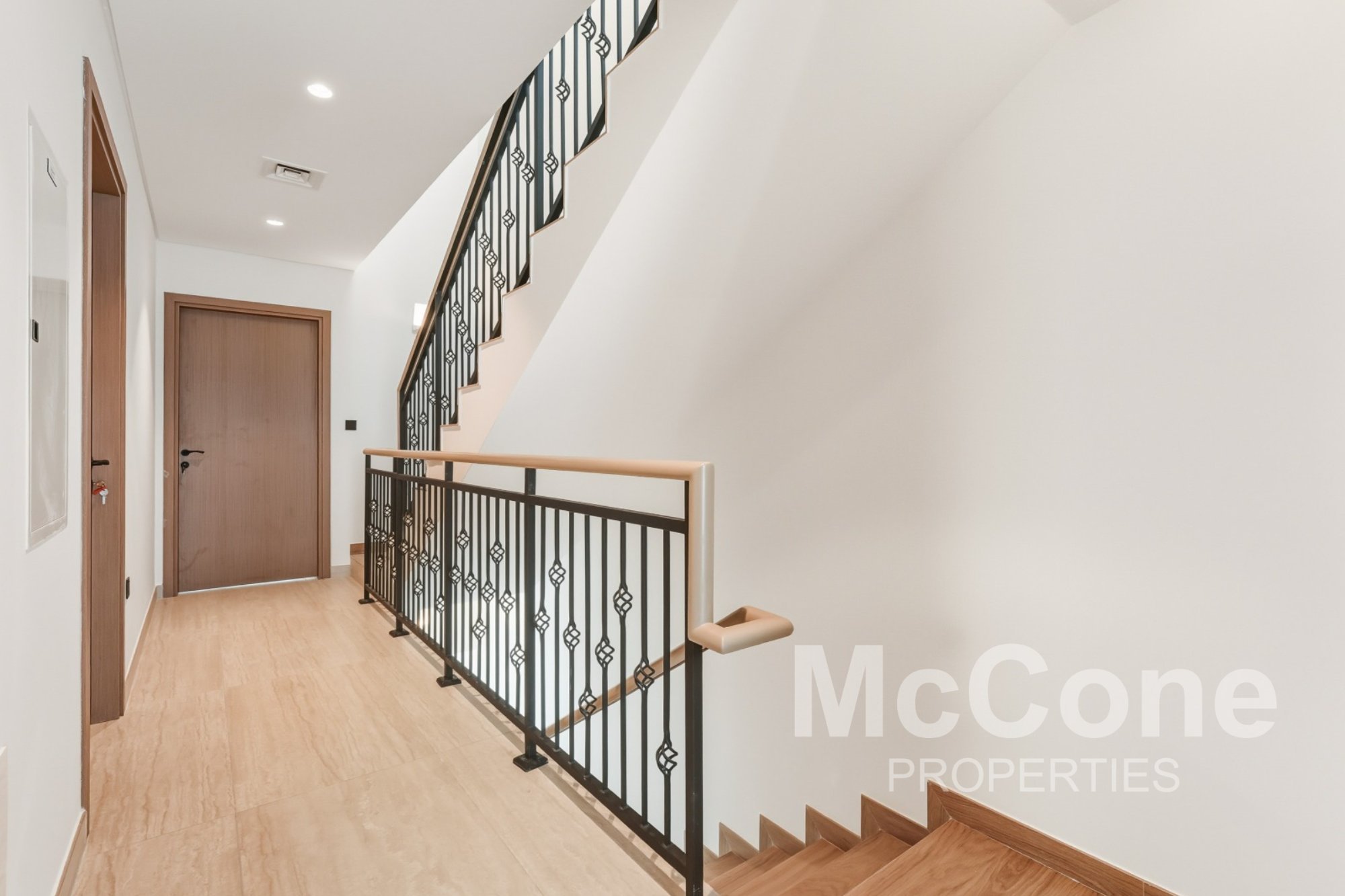 5 Bedroom Townhouse for Sale in Santorini, Damac Lagoons — photograph 10 of 11