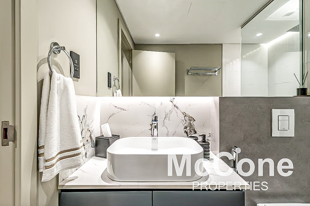 1 Bedroom Apartment for Sale in Standpoint Tower 1, Downtown Dubai — photograph 17 of 28