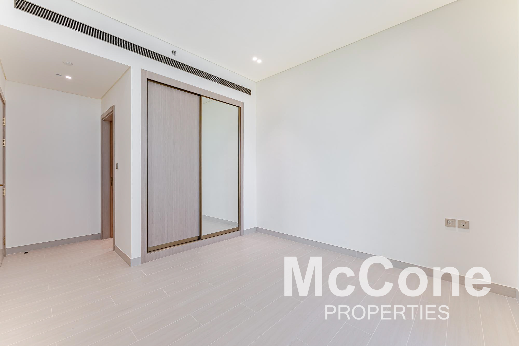 1 Bedroom Apartment for Sale in Binghatti Phoenix, Jumeirah Village Circle — photo 7 of 10