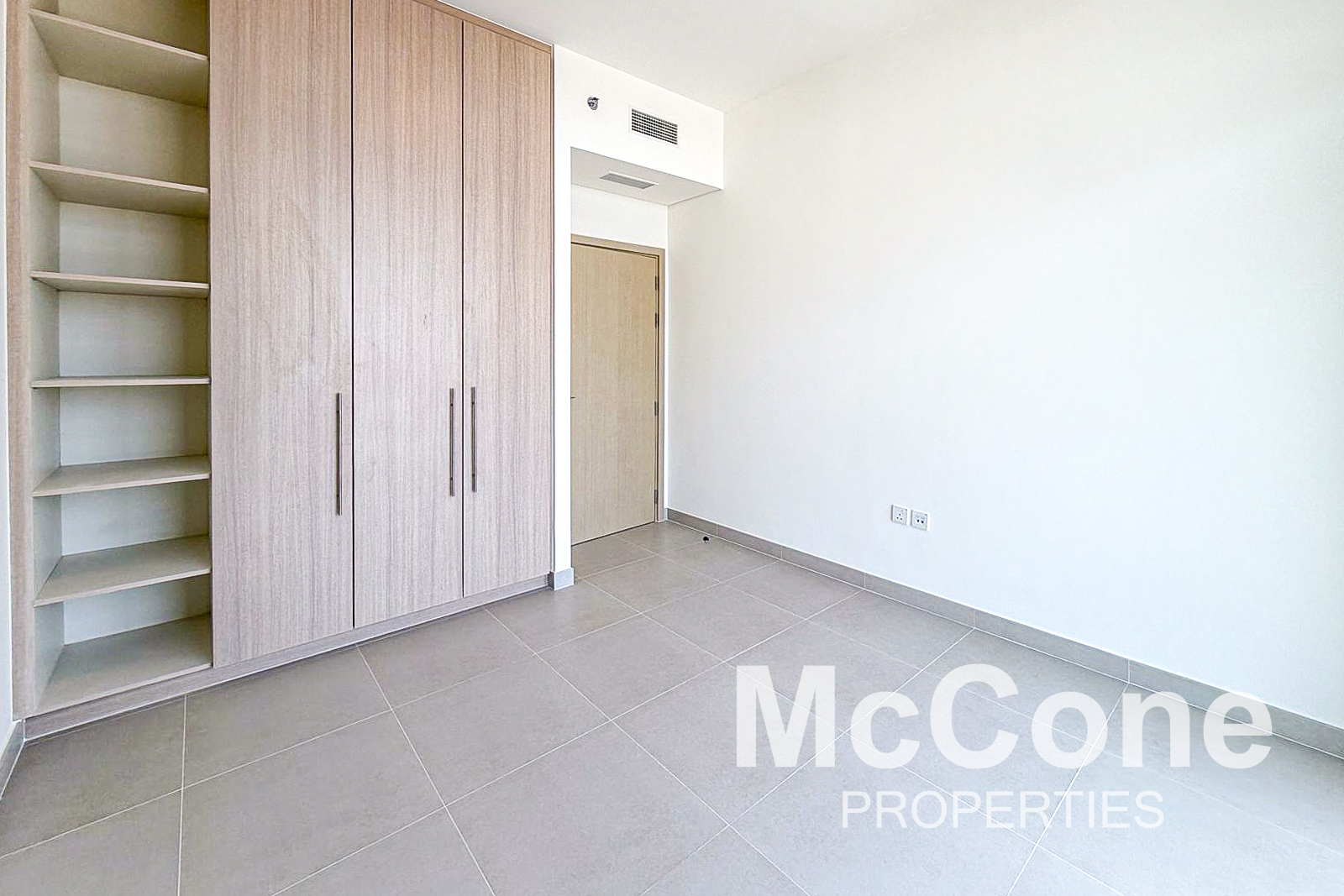 2 Bedroom Apartment for Sale in Golf Grand, Dubai Hills Estate — photograph 11 of 28