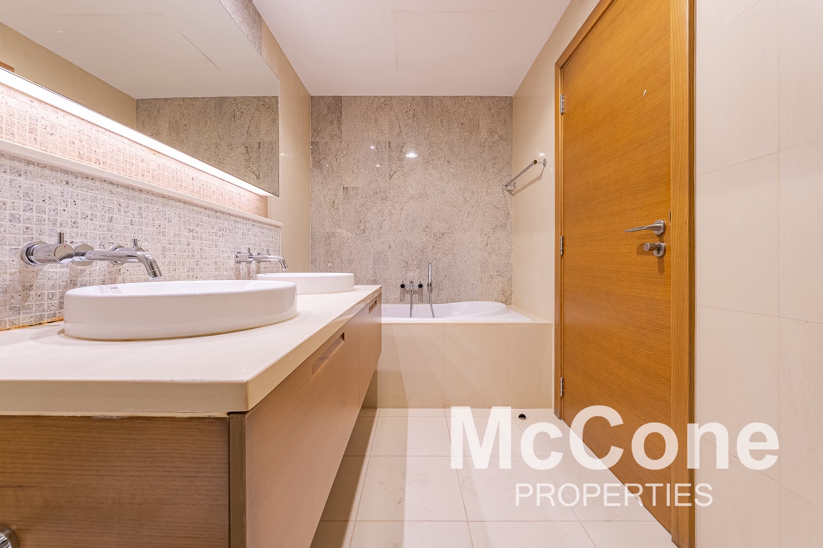 3 Bedroom Apartment for Sale in Claren Tower 1, Downtown Dubai — photograph 12 of 17