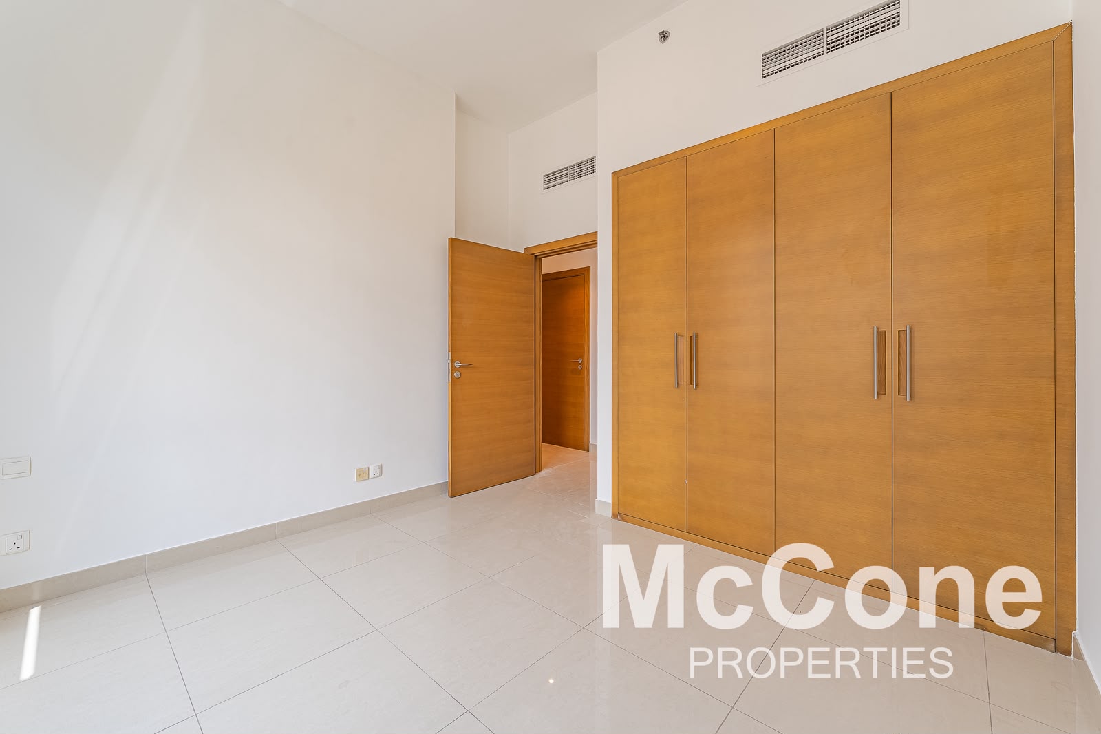 3 Bedroom Apartment for Sale in Claren Tower 1, Downtown Dubai — photo 7 of 17