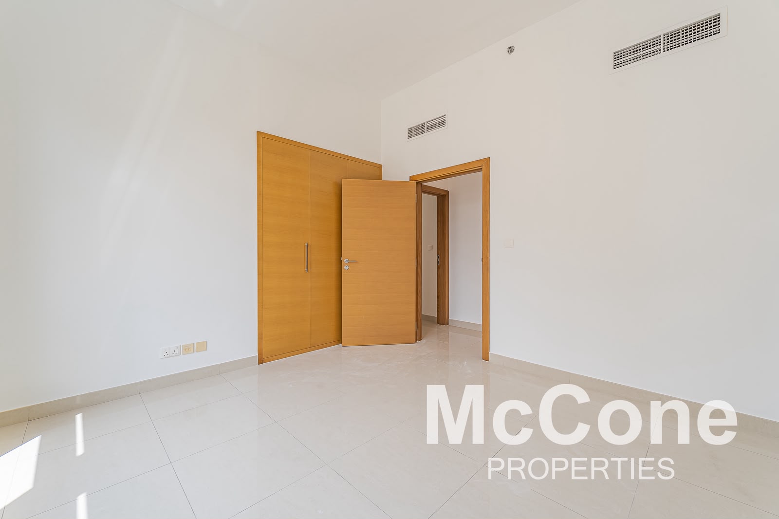 3 Bedroom Apartment for Sale in Claren Tower 1, Downtown Dubai — photo 9 of 17
