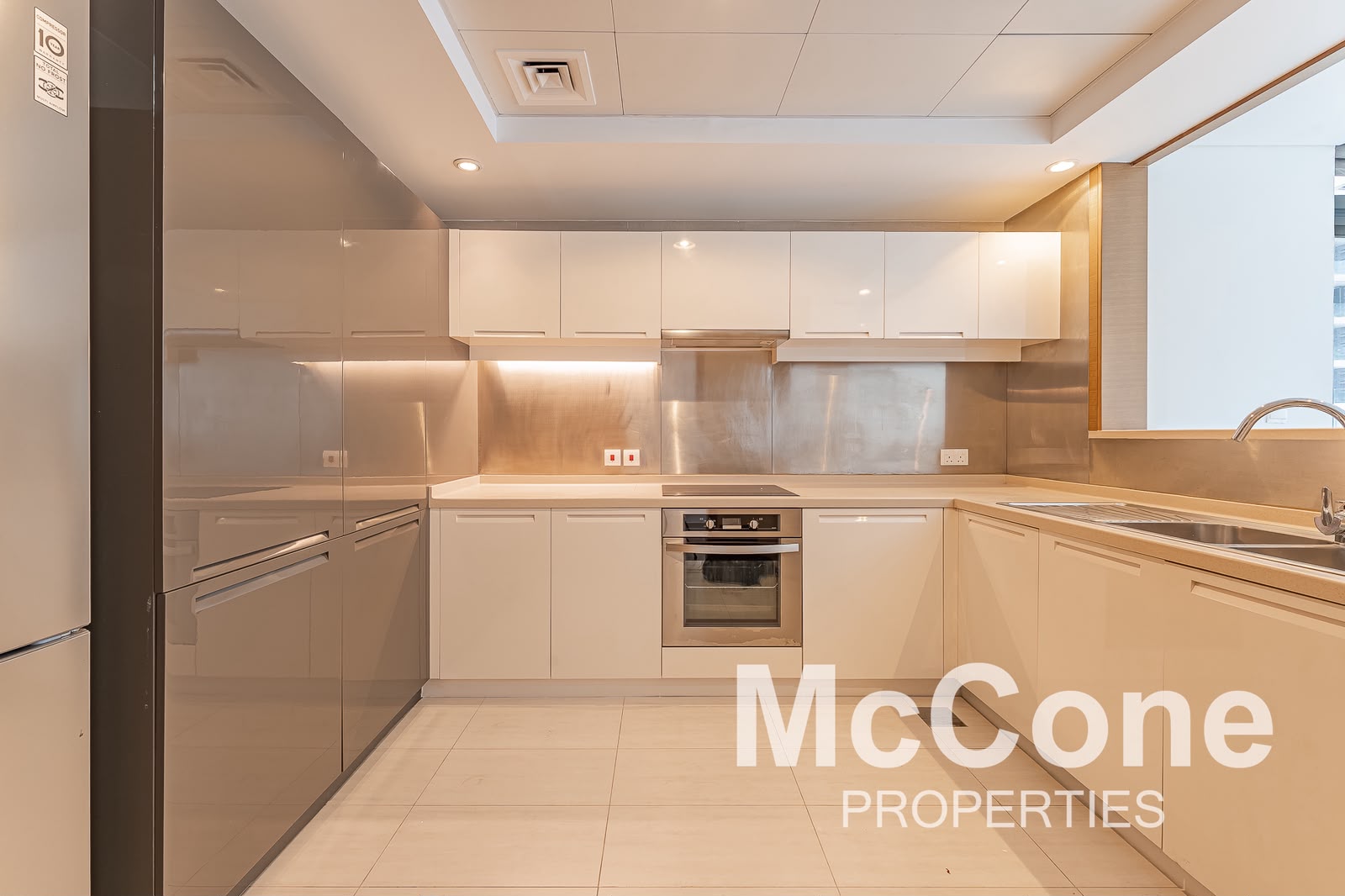 3 Bedroom Apartment for Sale in Claren Tower 1, Downtown Dubai — photo 3 of 17