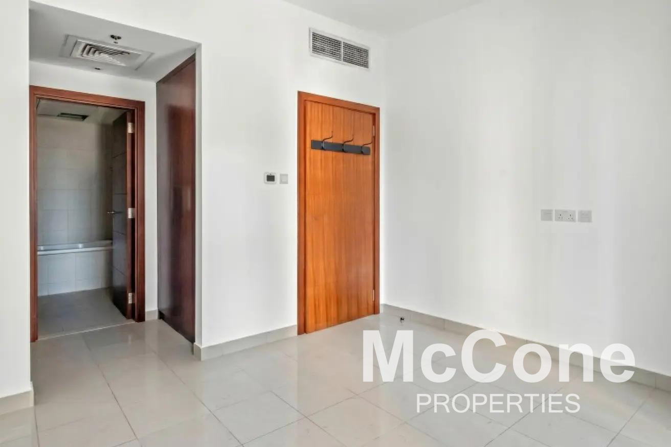 1 Bedroom Apartment for Sale in Standpoint Tower 1, Downtown Dubai — photo 9 of 14