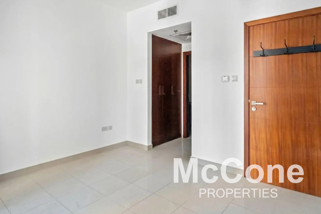 1 Bedroom Apartment for Sale in Standpoint Tower 1, Downtown Dubai — photograph 10 of 14